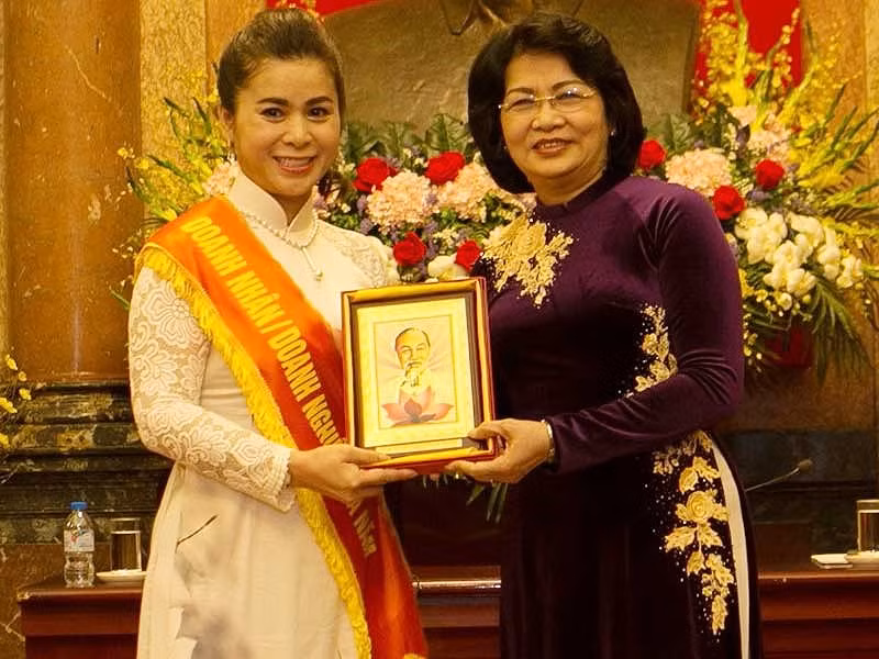 Le Hoang Diep Thao Nguoi mang ca phe Viet di 5 chau-Hinh-2