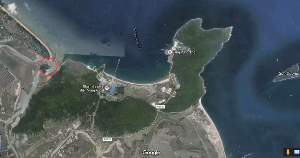 Khu vực nuôi ngao (vòng tròn đỏ) của người dân xã Kỳ Hà (huyện Kỳ Anh, Hà Tĩnh). Ảnh: Google map.