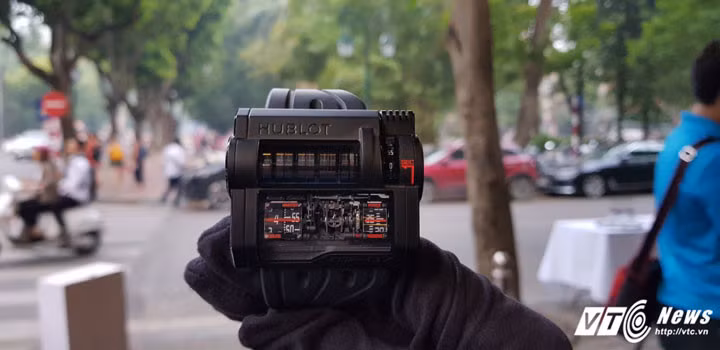 Chiem nguong dong ho gia hon 5 ty dong