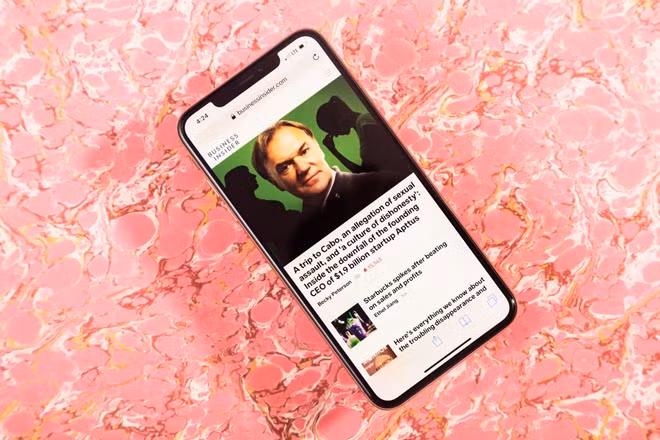 6 dieu khien iPhone XS Max tro thanh 