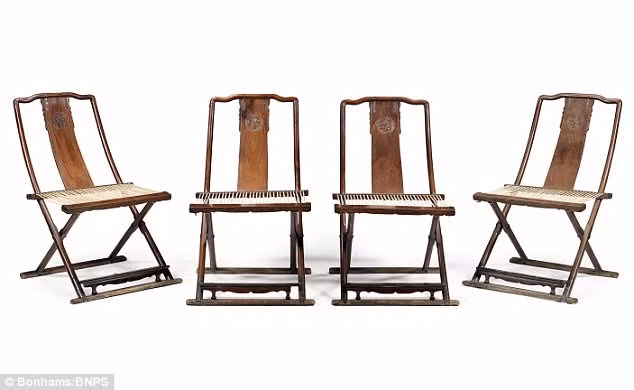 Bo ghe go sua 300 nam tuoi gia 160 ty dong