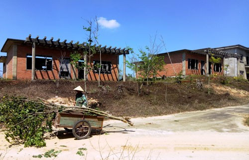 Nhiều dãy nhà trong Khu Du lịch Thiên Đàng bỏ hoang.
