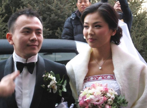 Lưu Đào gây sốc khi kết hôn với chồng đại gia.