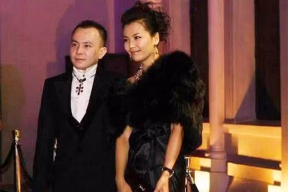 Vợ chồng Lưu Đào rơi vào khủng hoảng năm 2009-2012.