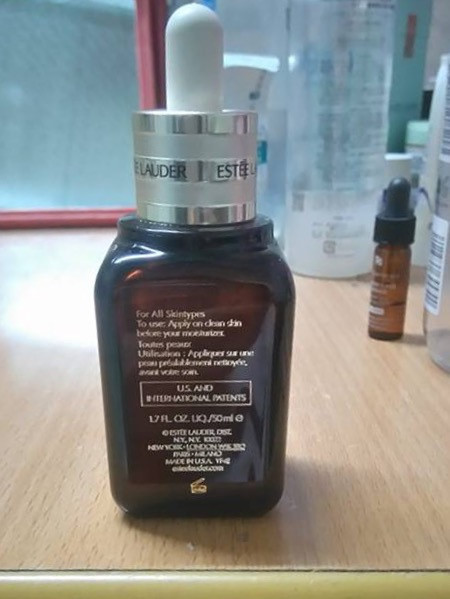 Lọ mỹ phẩm chị N. cho là hàng khi mua từ một shop trên trang thương mại điện tử Shopee. Ảnh: NVCC.