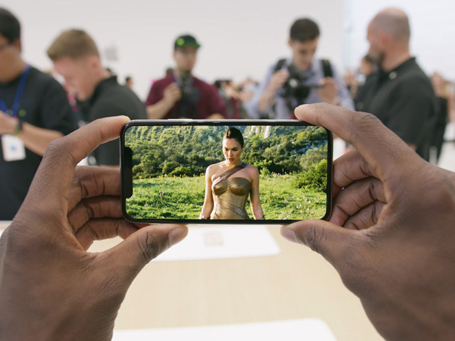 iPhone X tích hợp camera sau kép 12MP cho ảnh chụp đẹp tới từng centimet.