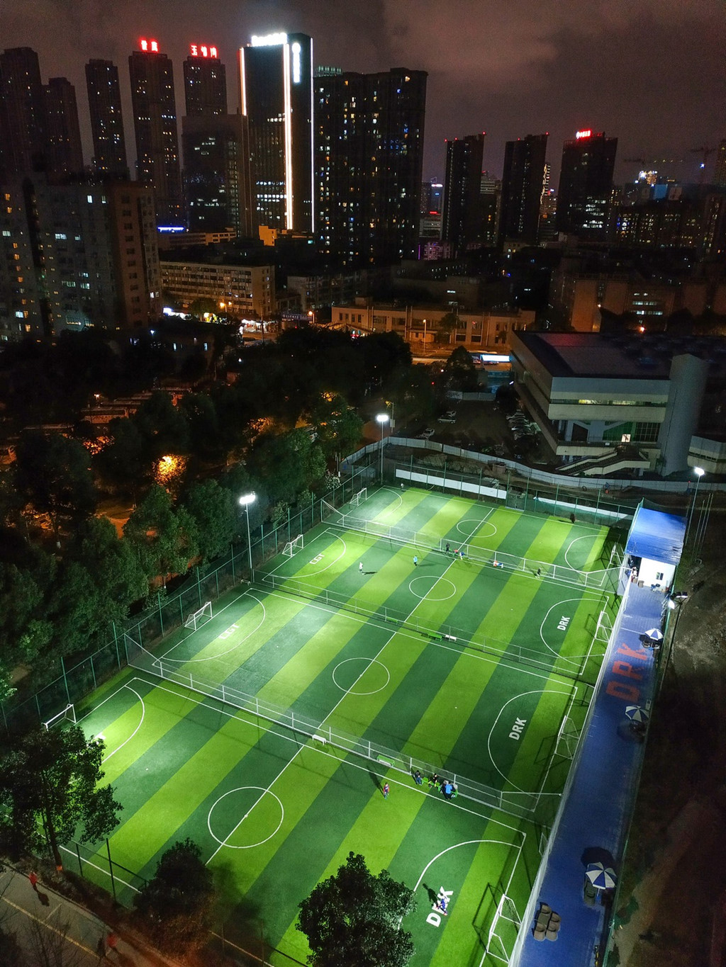 Màu sắc trong bức ảnh được tái hiện rõ ràng, tương phản tốt, cân bằng trắng chuẩn.