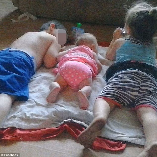 De o ben nguoi tinh, me lien tuc tiem ma tuy cho 3 con nho