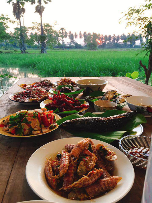 Bữa cơm no đủ, ấm cúng.