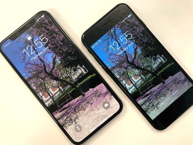 Màn hình tràn cạnh của iPhone X đẹp hơn nhiều so với màn hình viền dày trên iPhone 7.