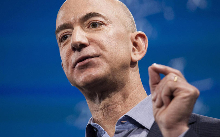3 hình mẫu CEO lý tưởng của Jeff Bezos là Warren Buffett, Jamie Dimon và Bob Iger. Ảnh: CNBC.