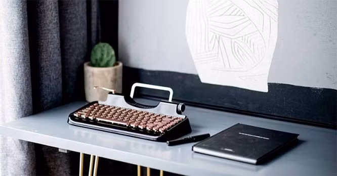 Rymek là một bàn phím đẹp với thiết kế máy đánh chữ. Rymek là một bàn phím đẹp với thiết kế máy đánh chữ.