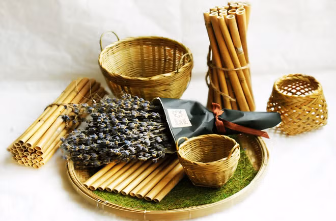 Goi rau la chuoi, hut nuoc ong say: Van minh nhu thoi ong ba-Hinh-6