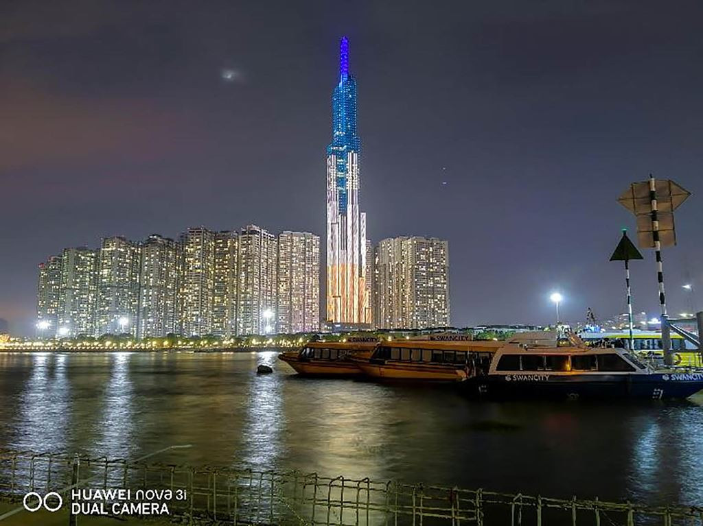 Sai Gon dem lung linh qua ong kinh Huawei Nova 3i-Hinh-8