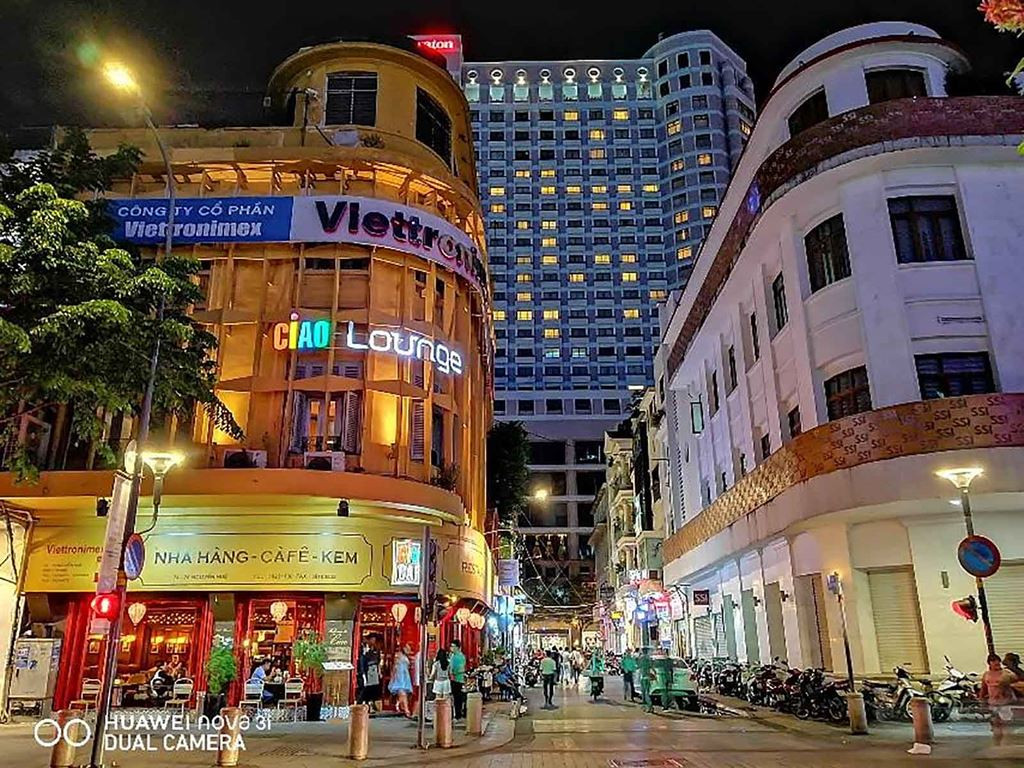 Sai Gon dem lung linh qua ong kinh Huawei Nova 3i-Hinh-3