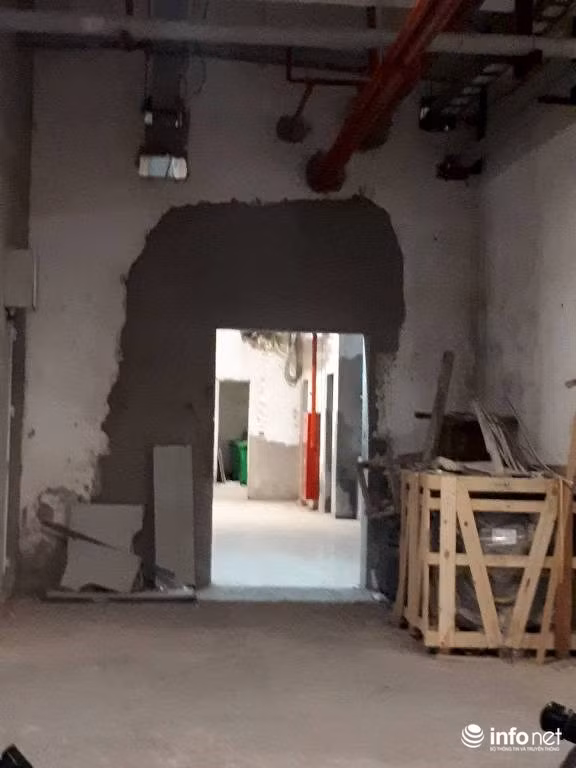 Tầng hầm để xe nhếch nhác, chát vá nhằng nhịt...