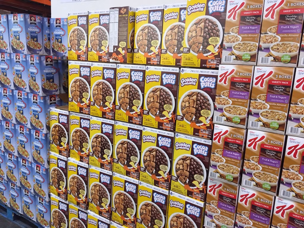 8. Bất cứ thứ gì bạn không ăn hết trước khi chúng hỏng Một tủ lạnh đầy ngập thức ăn luôn mang lại cho chúng ta cảm giác thoải mái và an tâm. Tuy nhiên, nếu chỉ nấu ăn một mình hay cho một gia đình 2-3 người, hãy tính toán lượng thức ăn cần thiết để tránh lãng phí khi không ăn hết những thứ trong tủ lạnh trước khi chúng biến chất.