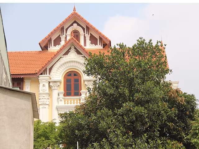 Dinh chi nhieu lan, biet thu khong phep tren dat cong van hien ngang-Hinh-5