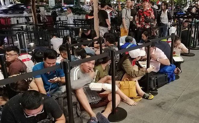 Vi sao nguoi Viet luon xep top dau cho mua iPhone moi o Singapore?