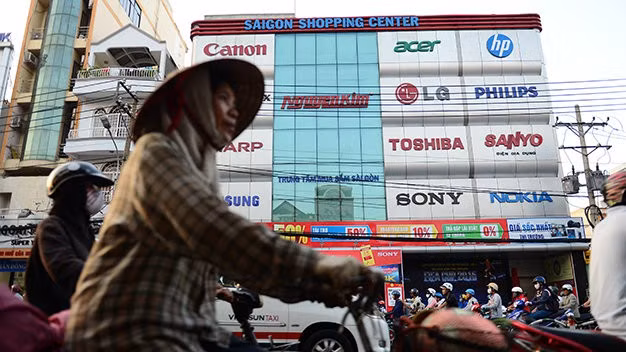 Trung tâm mua sắm Nguyễn Kim trên đường Phan Đăng Lưu, Q.Phú Nhuận, TP.HCM. Ảnh: Quang Định.