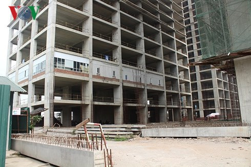 Công trường dự án không một bóng công nhân.