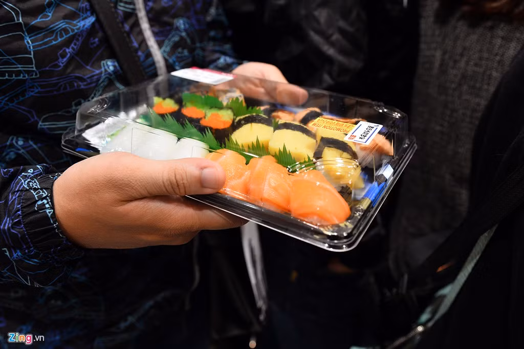 Một hộp đồ ăn Nhật như thế này có giá 99.000 đồng.