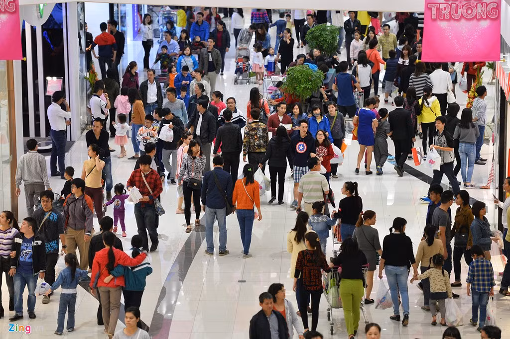 Diện tích sàn là 12 ha với 4 tầng nổi gồm các hạng mục như: Trung tâm thương mại, khách sạn, nhà hàng, khu vui chơi, văn phòng cho thuê, phòng tập thể thao.