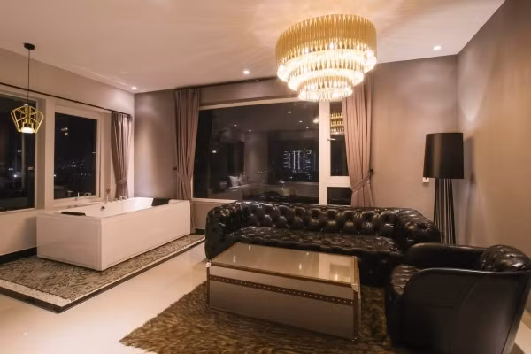 “Het hon” khach san co bon tam lo thien nhin ngam toan Sai Gon