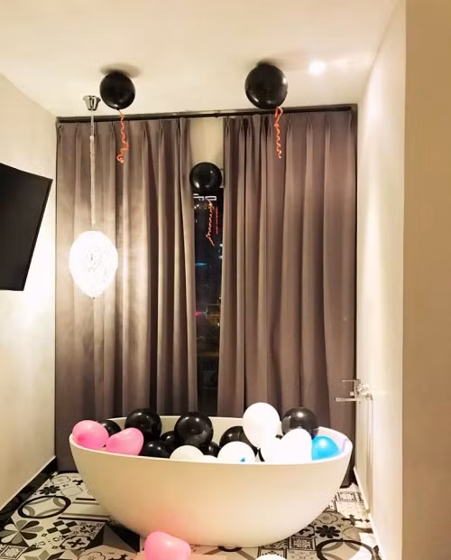 “Het hon” khach san co bon tam lo thien nhin ngam toan Sai Gon-Hinh-3