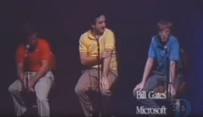 Năm 1983, Bill Gates và Steve Jobs cùng xuất hiện trong một video ngắn, được phát sóng cho toàn thể nhân viên của Apple nhân dịp ra mắt sản phẩm Macintosh (tên gọi khác của Mac). Gates đã ngợi khen không tiếc lời về tính năng ưu việt và sự sáng tạo của sản phẩm này.
