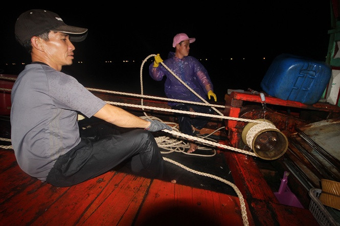 Trang dem, chong den du muc giua trung duong thu vai chuc trieu-Hinh-3
