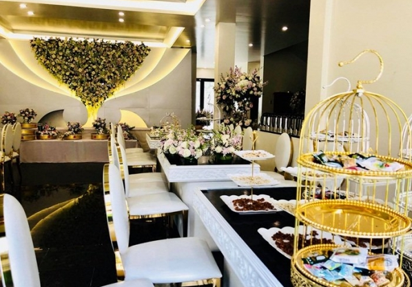 Cận cảnh bàn tiệc.