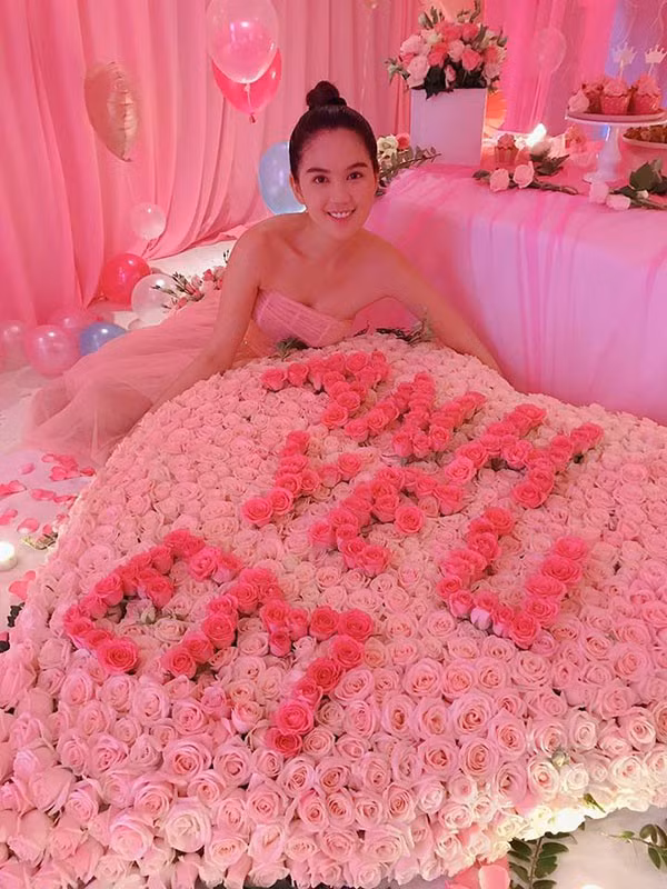 Ngoc Trinh duoc ban trai moi cung phung nhu ba hoang-Hinh-5