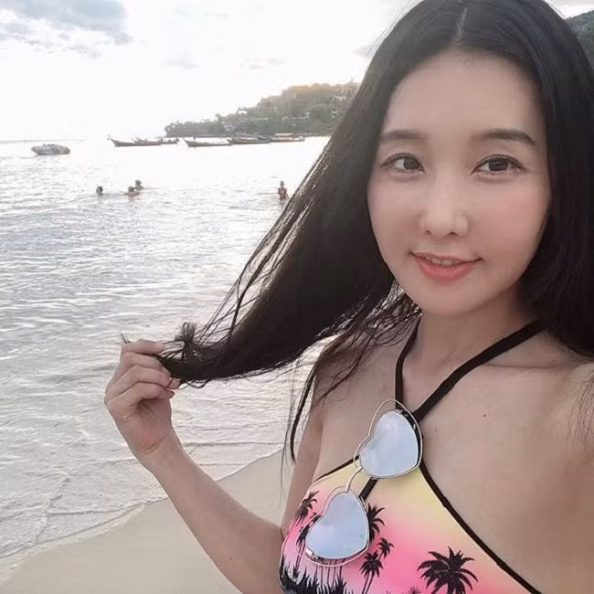 Bên cạnh đó, Lee Su Jin áp dụng chế độ ăn rất lành mạnh, thường là trái cây tươi như dâu tây, hạt macadamia sấy hoặc khoai lang. 