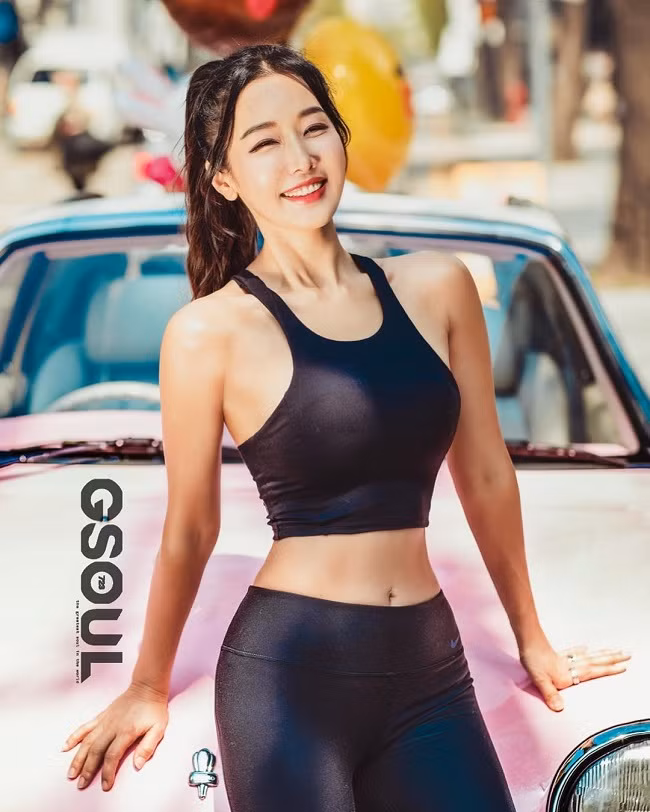 Một số người hoài nghi Lee Su Jin đã phẫu thuật thẩm mỹ để có nhan sắc hiện tại. Tuy nhiên, nếu đó là sự thật thì cô quả thật là một "siêu phẩm dao kéo". Ngược lại cũng có ý kiến cho rằng nữ nha sĩ trẻ đẹp tự nhiên vì instagram của cô thường xuyên cập nhật hình ảnh luyện tập thể dục chăm chỉ. 