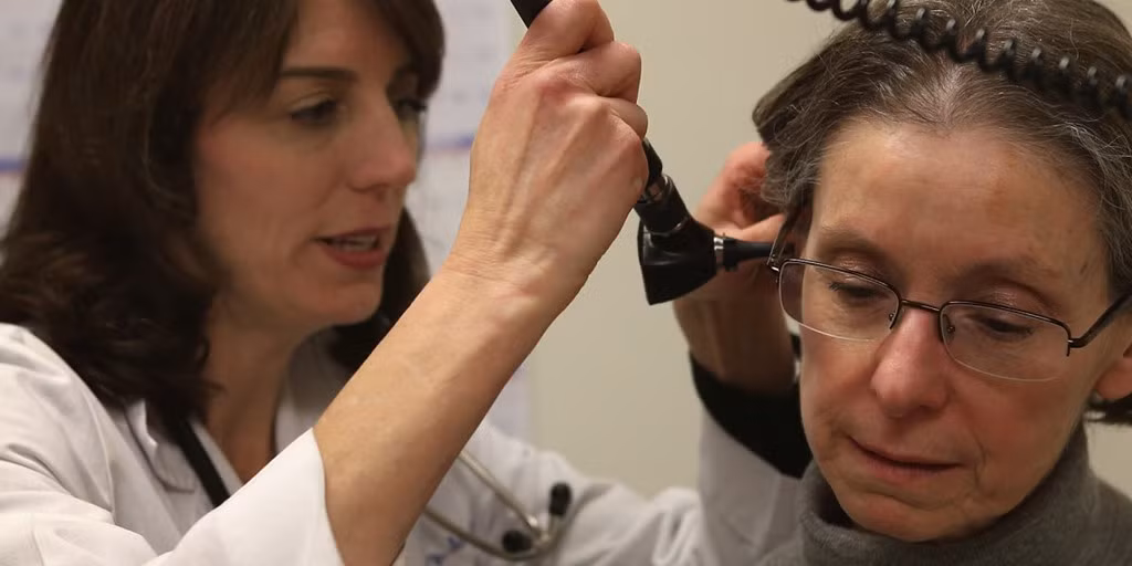 Bác sĩ đa khoa Lương trung bình năm: 201.840 USD Tăng trưởng việc làm dự báo (2016-2026): 14,9%.