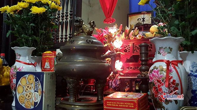 Chiếc lư đồng cổ.