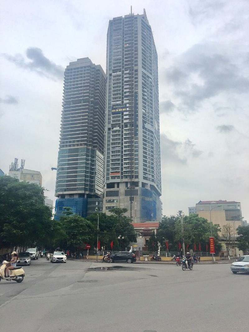 Dự án Discovery Complex có địa chỉ tại 302 Cầu Giấy, phường Dịch Vọng (Cầu Giấy, Hà Nội) được tái khởi động từ năm 2007 do Công ty Cổ phần Đầu tư Thương mại Dịch vụ Cầu Giấy - một công ty thành viên của Kinh Đô TCI Group làm chủ đầu tư.