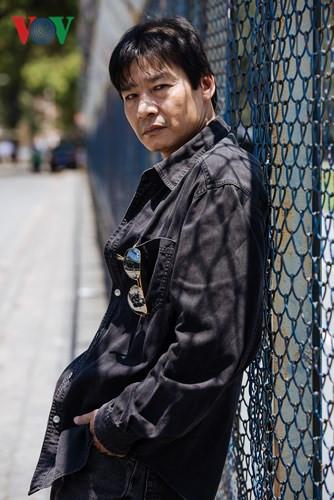 Võ Hoài Nam là người không trọng tiền bạc, danh tiếng. Đối với anh, hạnh phúc gia đình, tình nghĩa, sức khoẻ là điều quan trọng nhất.