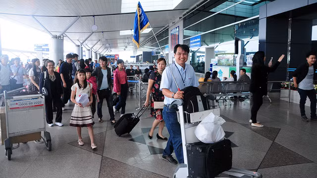 Nguoi Viet choi sang thue may bay "rieng", gia re bat ngo