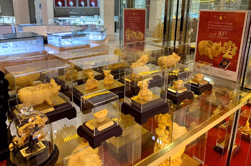 Mung tuoi vo sep con heo vang nguyen khoi tram trieu