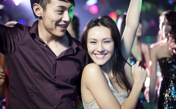 Lan dau ra mat, toi phai lam viec nay de tranh bi “khui” qua khu