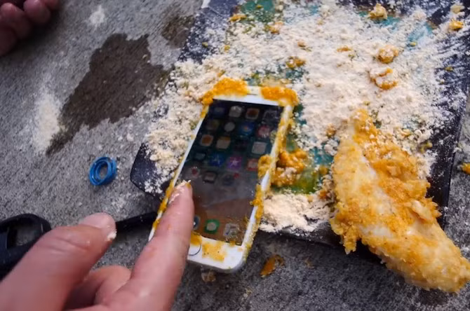 Tam bot ran iPhone 8 trong chao ngap dau va day la ket qua-Hinh-3