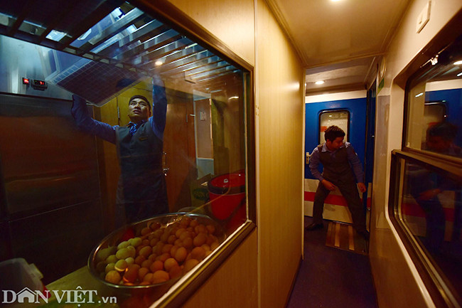 Khu ăn uống, ẩm thực được thay mới hoàn toàn, với nhiều thiết bị tiên tiến nhằm phục vụ tối đa hành khách.