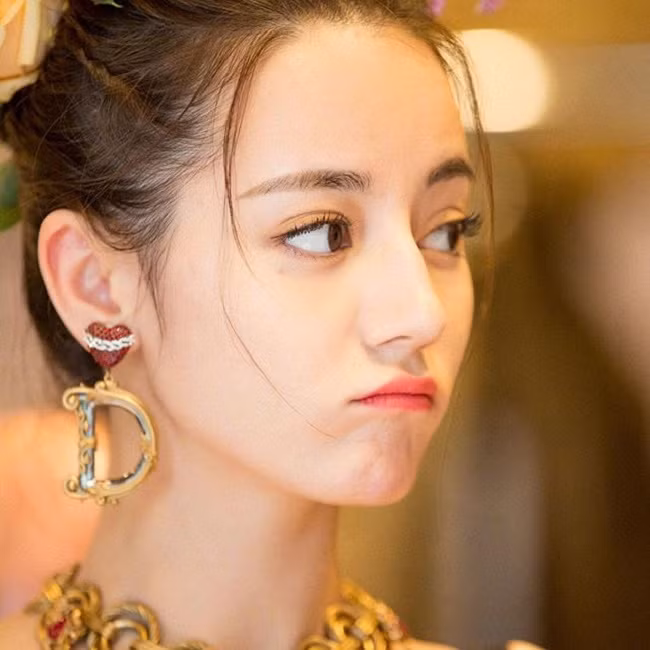 Qua khu da den, nhan nheo Dich Le Nhiet Ba cua gay choang-Hinh-6