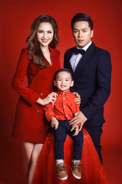 Hoa hau Diem Huong muon tra lai vuong mien sau khi dang quang-Hinh-2