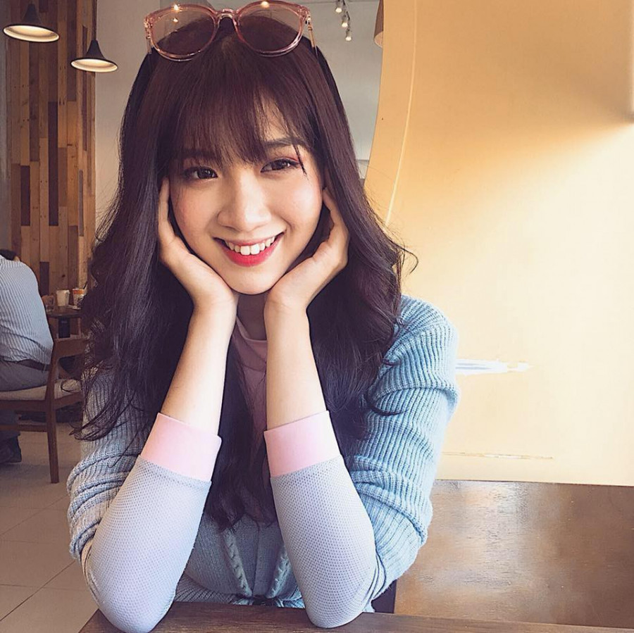 Ngoài đời, Nhật Hà sở hữu gương mặt xinh đẹp, đáng yêu khiến nhiều người say đắm.