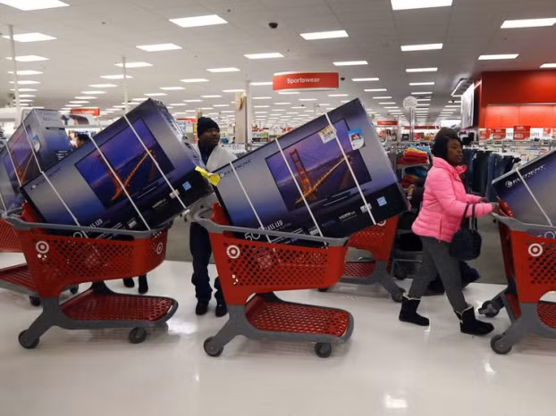 Nhung su kien 'dien ro' trong ngay hoi mua sam Black Friday-Hinh-6