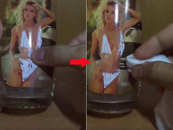 Hình chiếc bikini biến mất dần khi được lau ướt bằng nước.