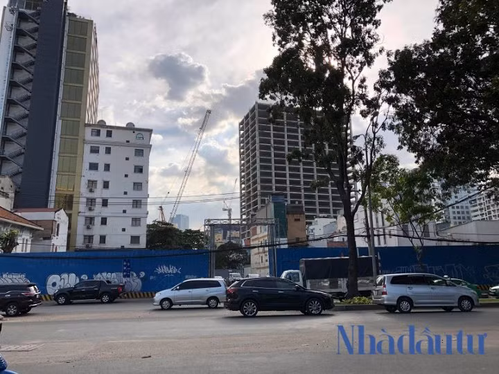 Dự án "đất vàng" 7-9 Tôn Đức Thắng của Yên Khánh Hải Thành vẫn chỉ là bãi đỗ xe.